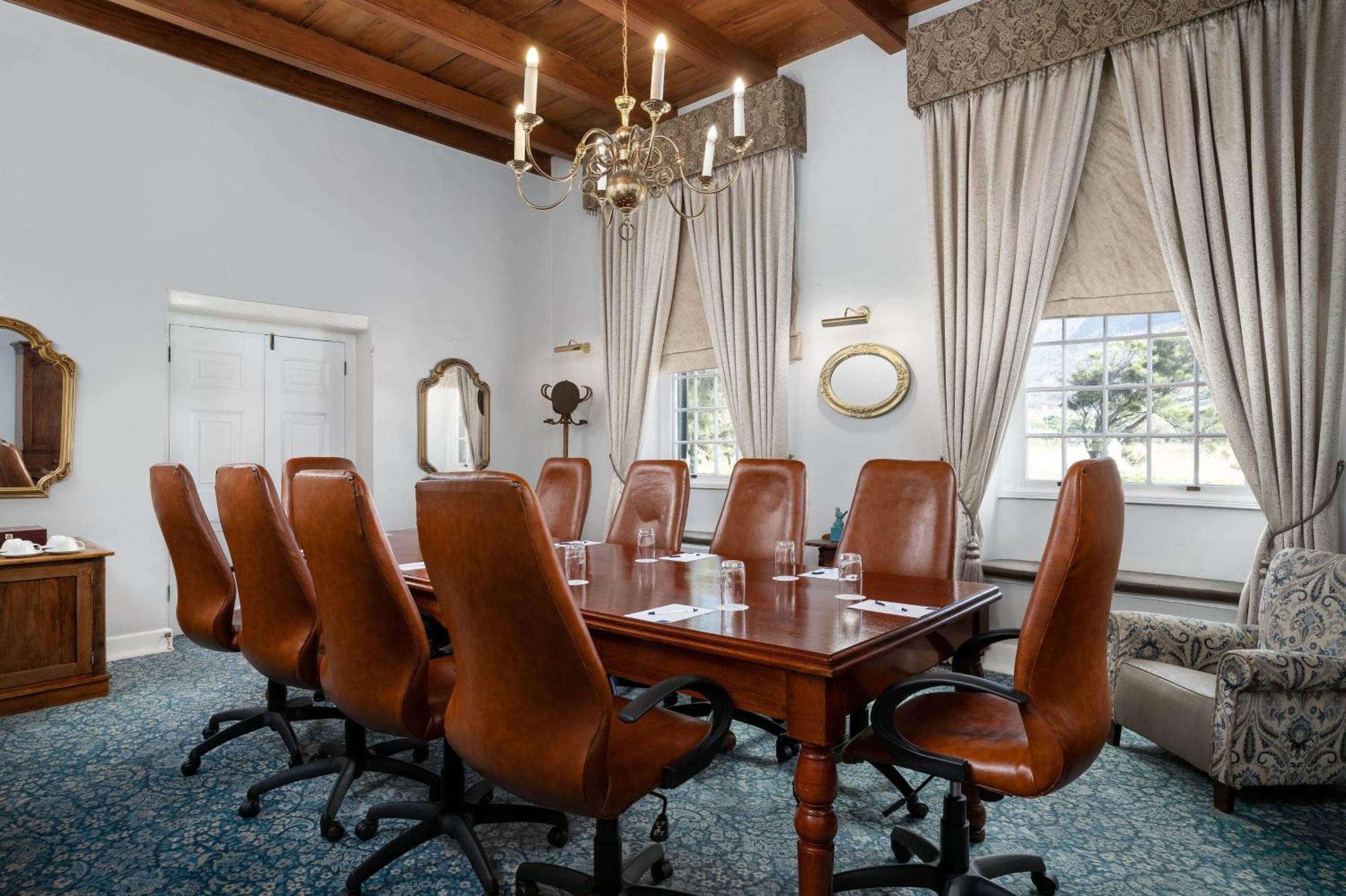 Protea Hotel By Marriott Cape Town Mowbray Esterno foto
